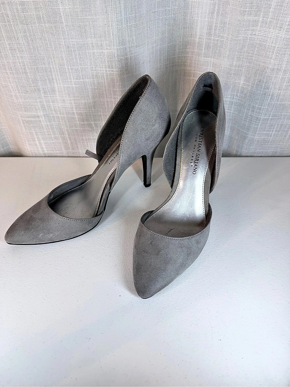 Christian Siriano Pointed-Toe Pumps in Gray